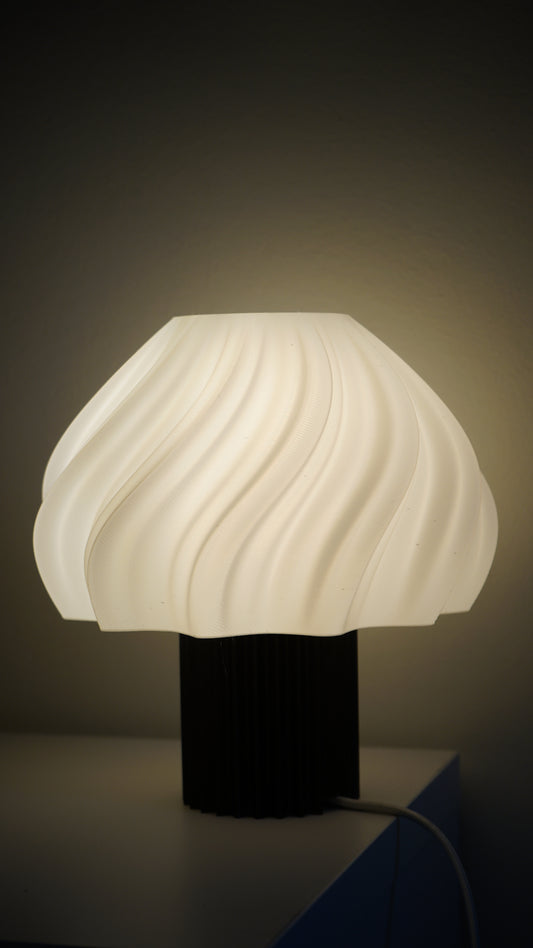 Metric Swirl Bordslampa